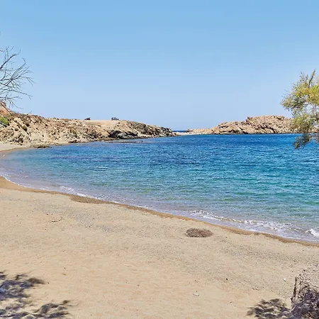 Mykonos Lolita, A To Live