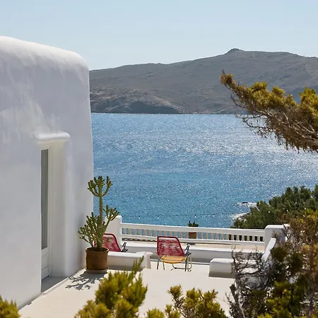 Mykonos Lolita, A To Live